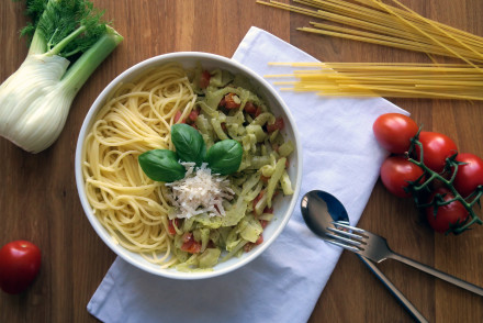 Spaghetti mit Fenchel-Tomate-Basilikum - besser geht es mittags kaum